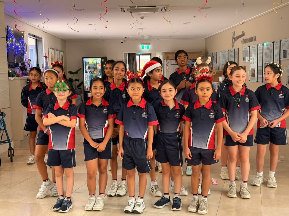 676228104294338_1358439536073188-1